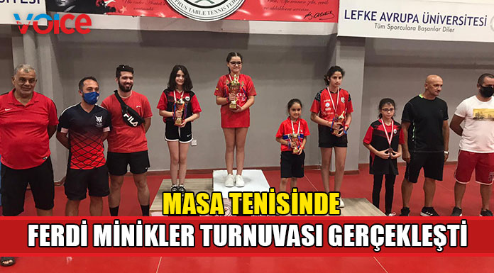 Masa tenisinde minik raketler yarıştı