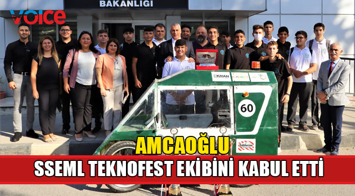 Öğrenciler ödül alan “E-Caretta” ile kısa bir sürüş yaparak, aracı tanıttı