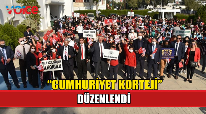 Kortej meclis önünde yapılan törenle tamamlandı