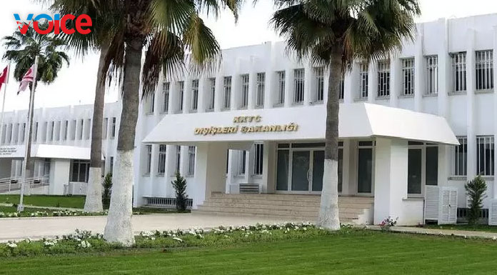 FM "GC administration attempts to preserve status quo"