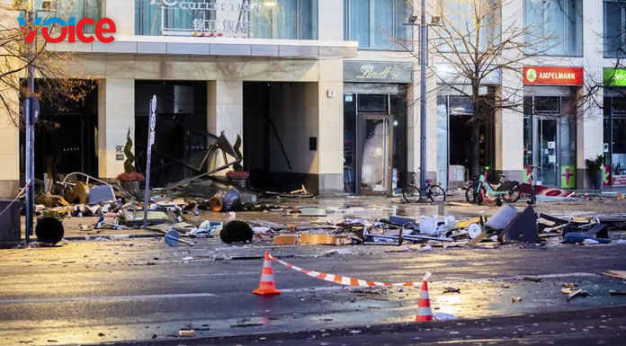 Huge Berlin aquarium bursts; housed 1,500 tropical fish