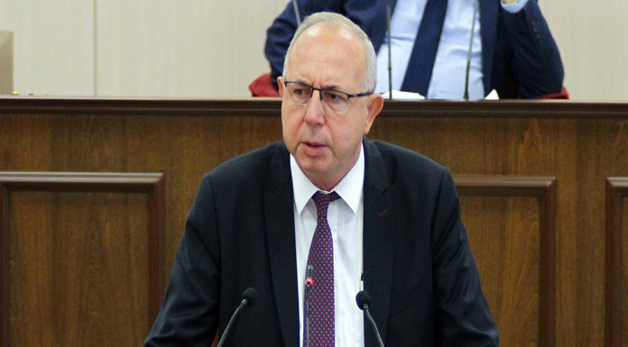 Birinci “Hükümet talimat almayı bırakmalı“