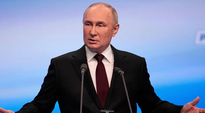 Putin, ilk sonuçlara göre devlet başkanı seçimini kazandı