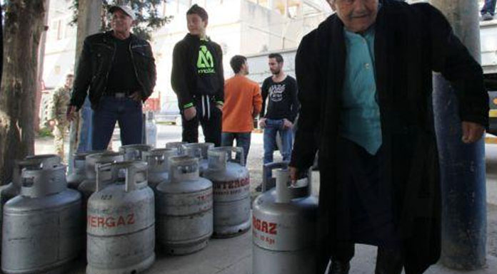 Kıbrıs Rum Bakanlar Kurulu, Kuzey Kıbrıs’ta yaşayan Kıbrıslı Rum ve Maronitler için iki yeni otobüs alıyor