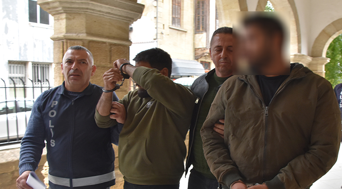 İki Kıbrıslı Rum'un bulunduğu araçta tabanca ve mermiler bulundu!