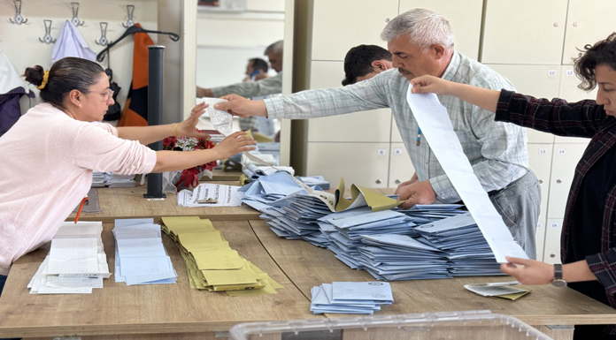 Türkiye'de yerel seçimin galibi CHP oldu