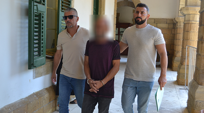Arabasında iki tür uyuşturucu bulundu, 1 kişi daha aranıyor!