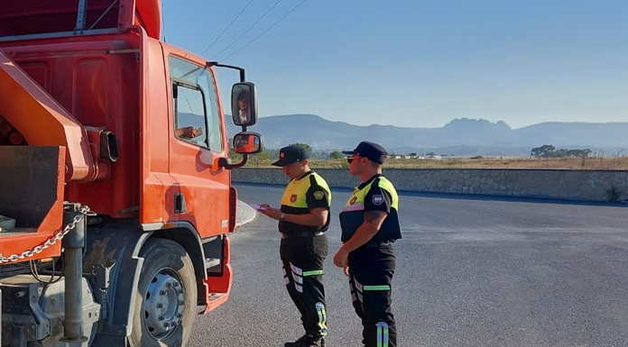 Yasak olduğu saatlerde trafikte seyreden kamyon sürücülerine yasal işlem!