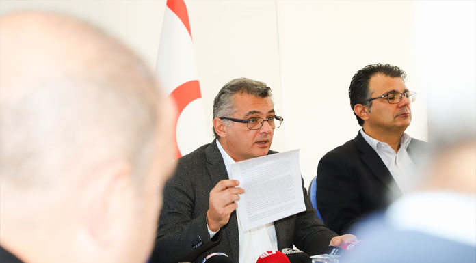 Erhürman "Devir-teslim töreni yok hükmündedir, bu yapılanlar Meclis'e darbedir"
