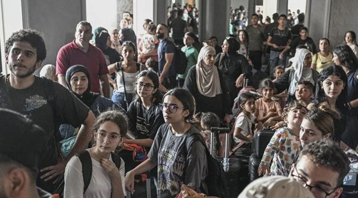Lübnan'dan tahliyeler başladı: Gemiler Beyrut'tan yola çıktı