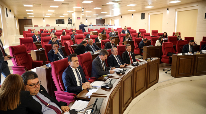 Başbakanlık'a bağlı kurumların bütçeleri onaylandı