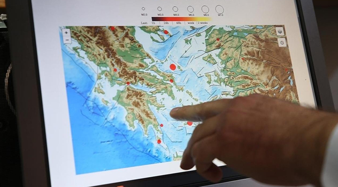 Santorini'de deprem fırtınası devam ediyor: Binlerce deprem kaydedildi