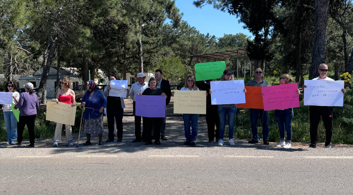 Yeşilköy’de "Ormanlık alana mezarlık yapılmasın” eylemi