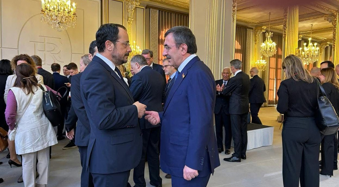 Hristodulidis dün Paris’te Cevdet Yılmaz’la kısa bir görüşme yaptı