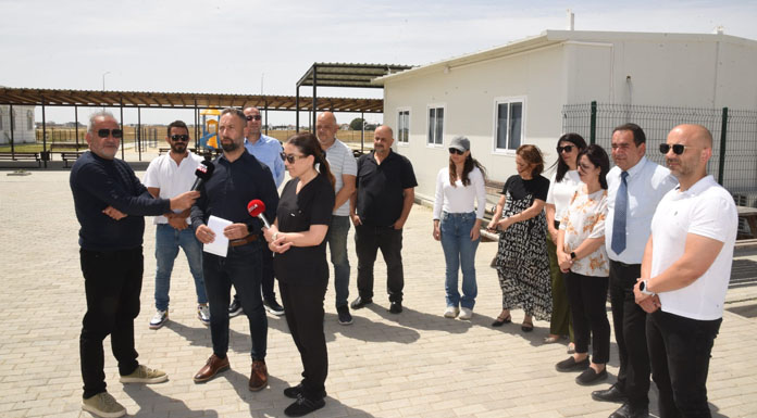 Maviş "Çocukların altına girebileceği bir ağacı bile yok"