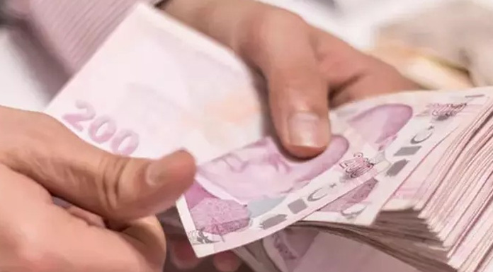 İş yerine ait parayı çaldı!