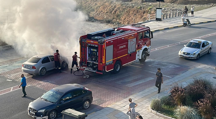 Lefkoşa’da araç yangını