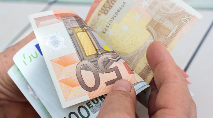 Güney Kıbrıs'ta çalışanların ortalama brüt maaşlarında artış belirlendi