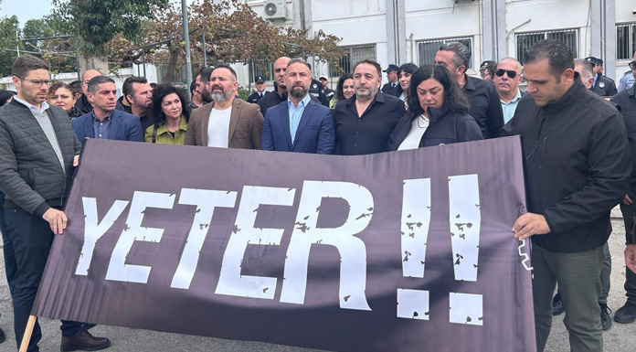 Kamuda örgütlü 5 sendika Maliye Bakanlığı önünde eylem yaptı