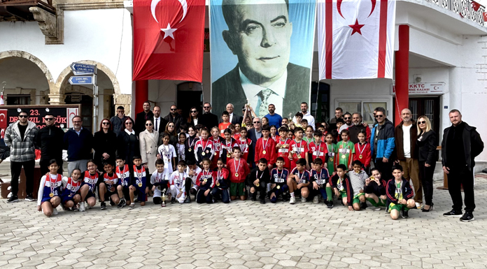 Çamlıbel Aysun İlkokulu "Varoluş ve Özgürlük Mücadelesi Lideri Dr. Fazıl Küçük anı koşusu" yapıldı