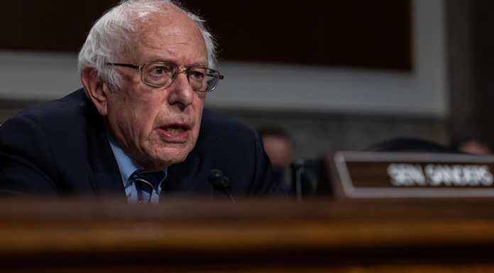 Sanders "İran'daki savaş şimdiden 22,8 milyar dolara mal oldu”