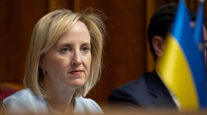 ABD'nin Kiev Büyükelçi Vekili Julie Davis’ten istifa kararı