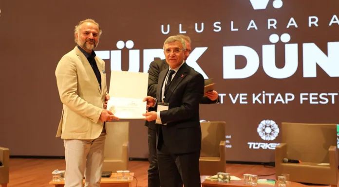 KKTC'li sanatçı Ceyhan Özyıldız'a “Hacı Bektaş-ı Veli” özel ödülü verildi