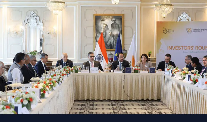 Hristodulidis Hindistan'da temaslarda bulunuyor