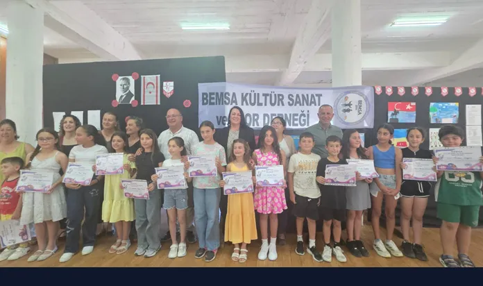 “Atatürk ve Çocuk” konulu resim ve şiir yarışmasında minikler ödüllerini aldı